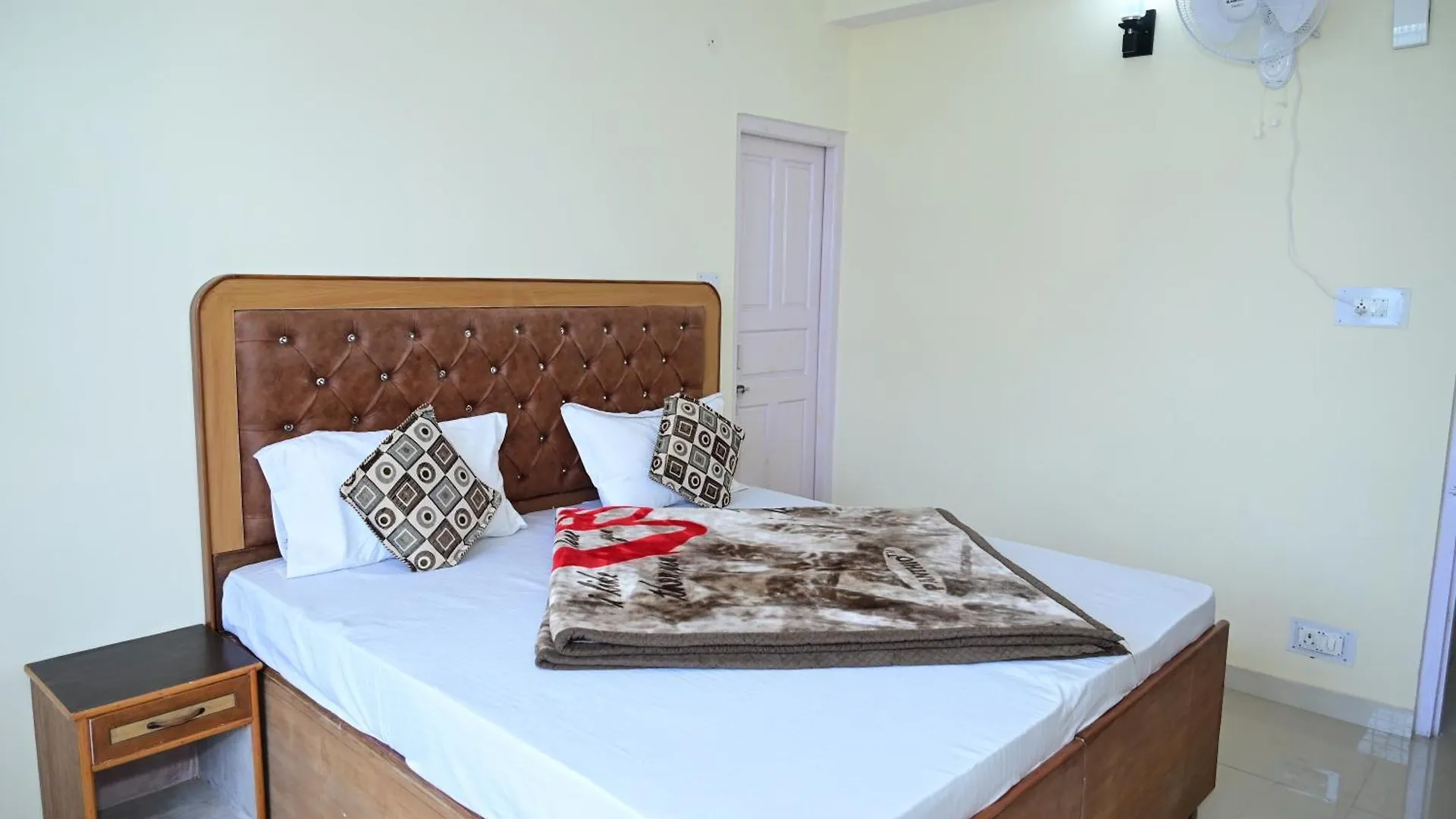 Krishna B&B Near Mall Road Shimla